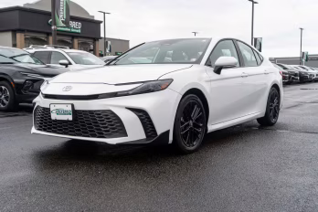 2025 Ice Cap Toyota Camry SE FWD Sedan