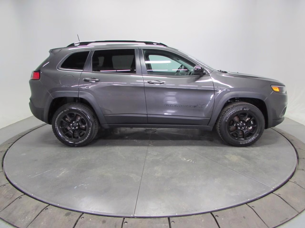 2022 Sting-Gray Clearcoat Jeep Cherokee X 4X4 SUV