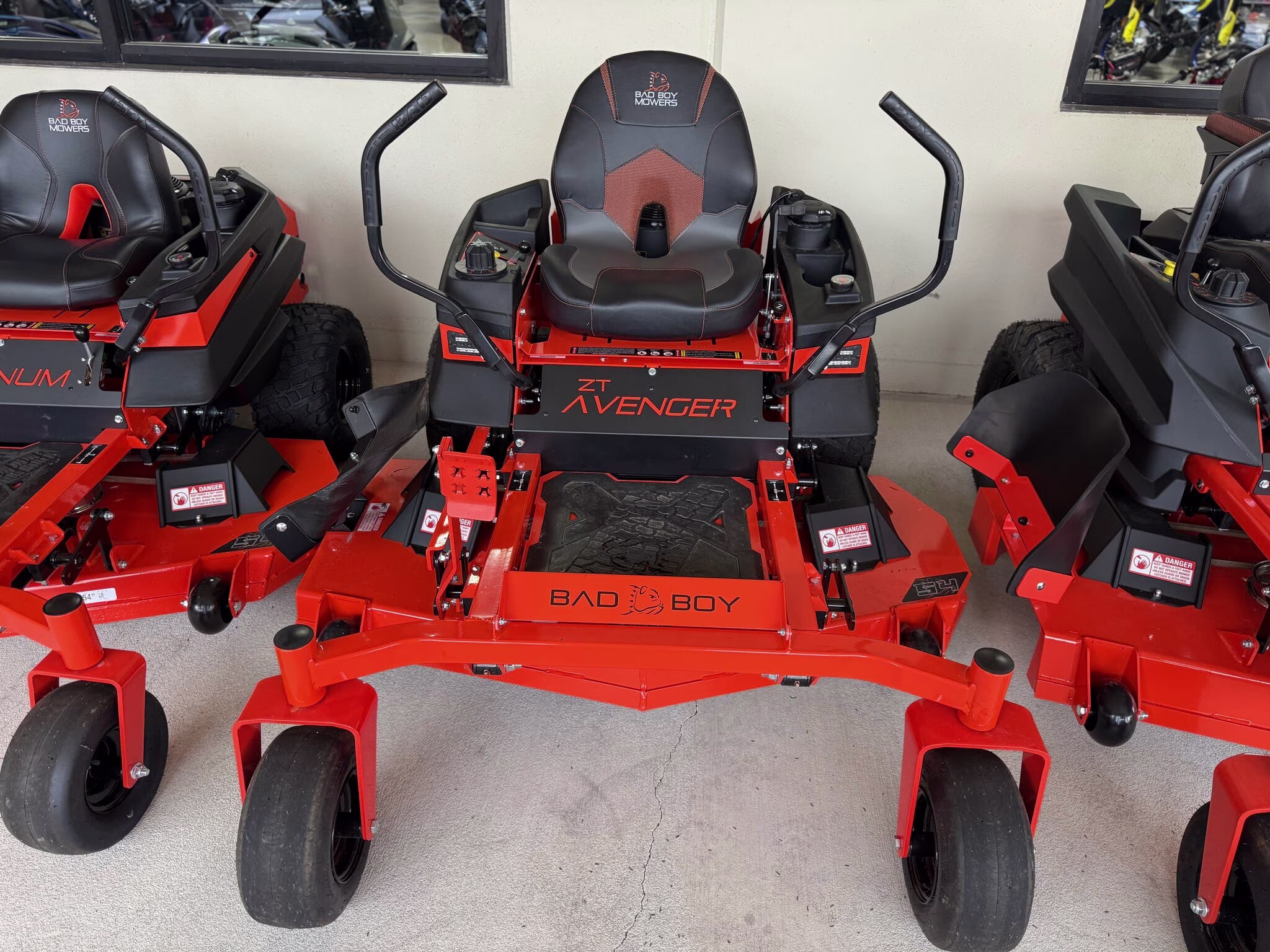 2026 Bad Boy Mowers ZT Avenger 54 Lawn Mower