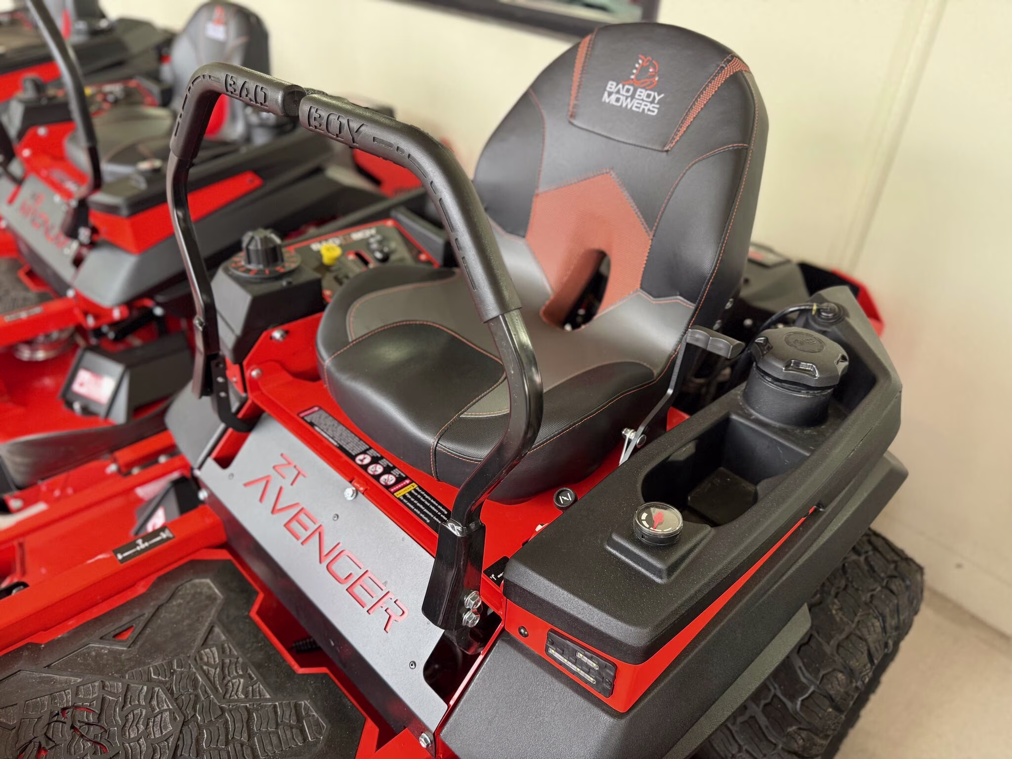 2026 Bad Boy Mowers ZT Avenger 54 Lawn Mower