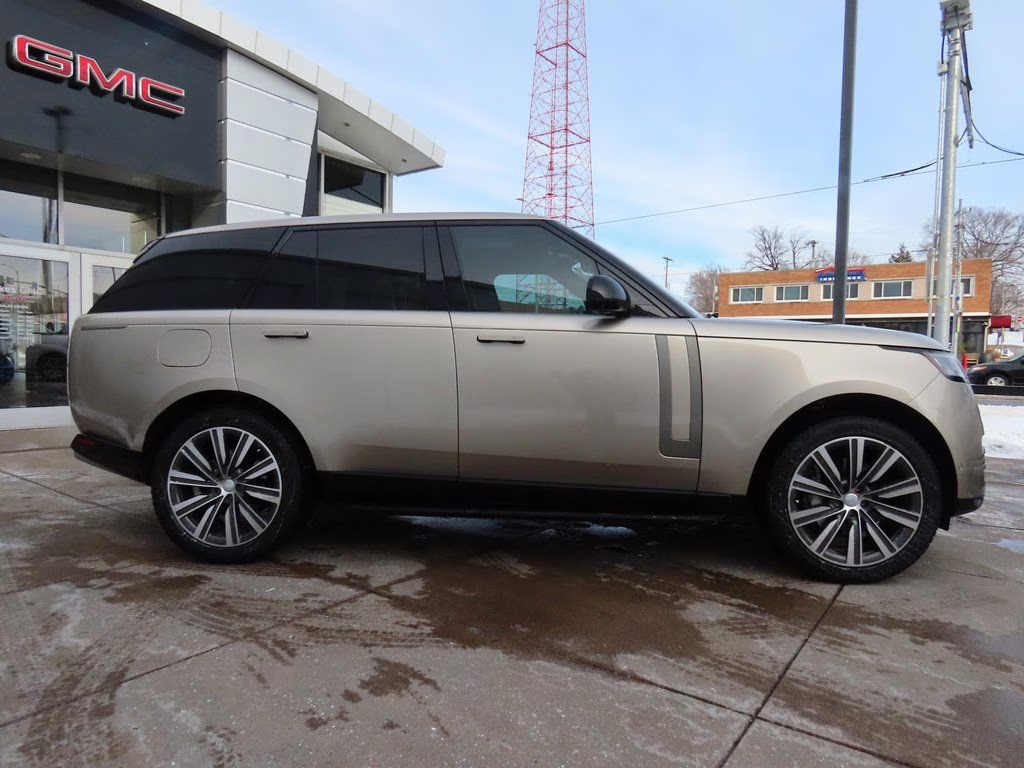 2023 Batumi Gold Premium Metallic Land Rover Range Rover SE AWD SUV