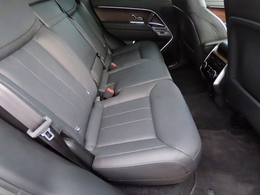 2023 Batumi Gold Premium Metallic Land Rover Range Rover SE AWD SUV