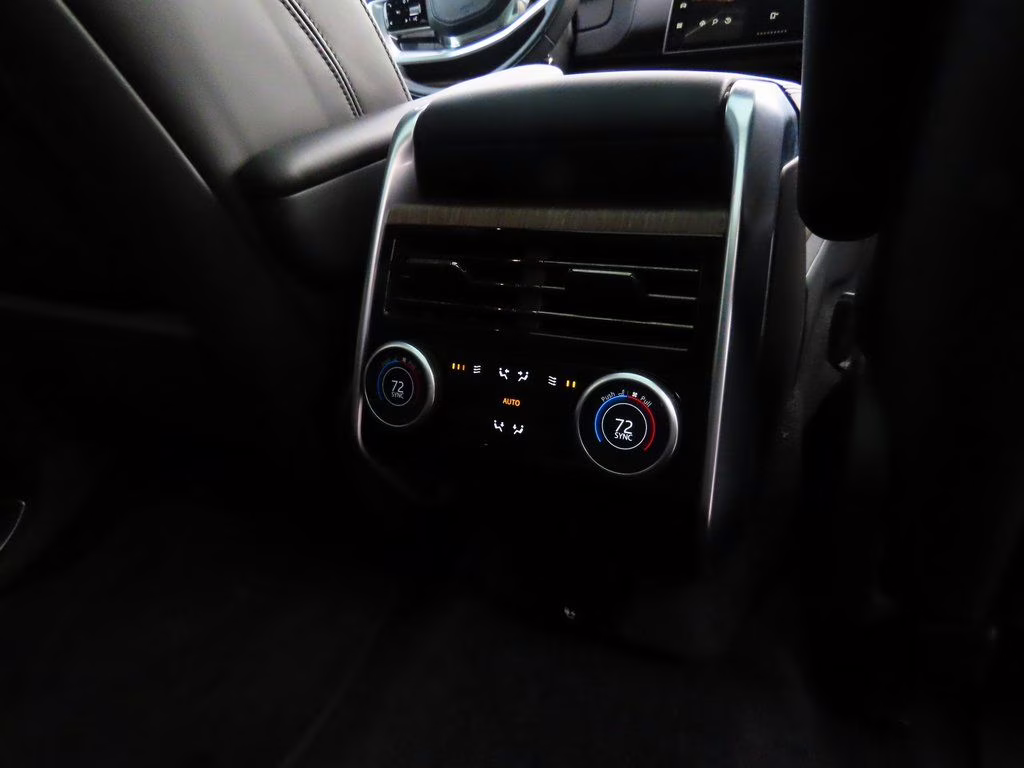 2023 Batumi Gold Premium Metallic Land Rover Range Rover SE AWD SUV