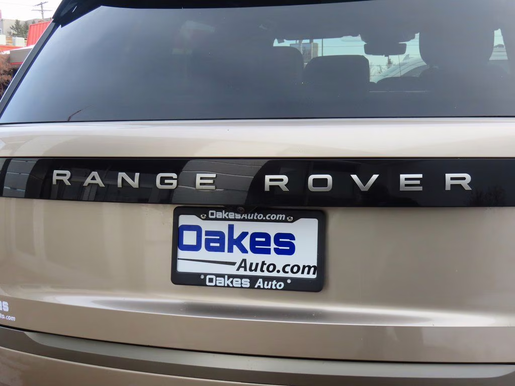 2023 Batumi Gold Premium Metallic Land Rover Range Rover SE AWD SUV