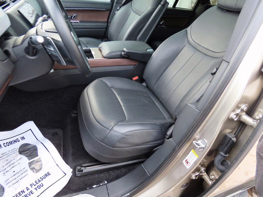 2023 Batumi Gold Premium Metallic Land Rover Range Rover SE AWD SUV