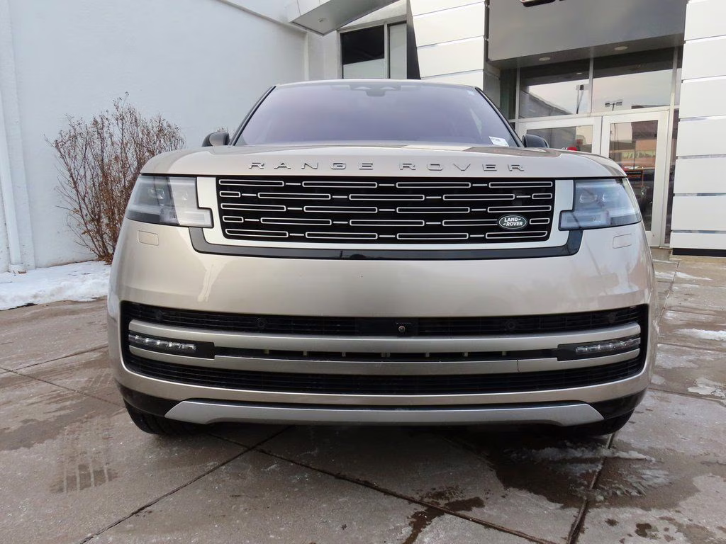 2023 Batumi Gold Premium Metallic Land Rover Range Rover SE AWD SUV