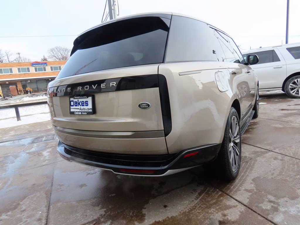 2023 Batumi Gold Premium Metallic Land Rover Range Rover SE AWD SUV