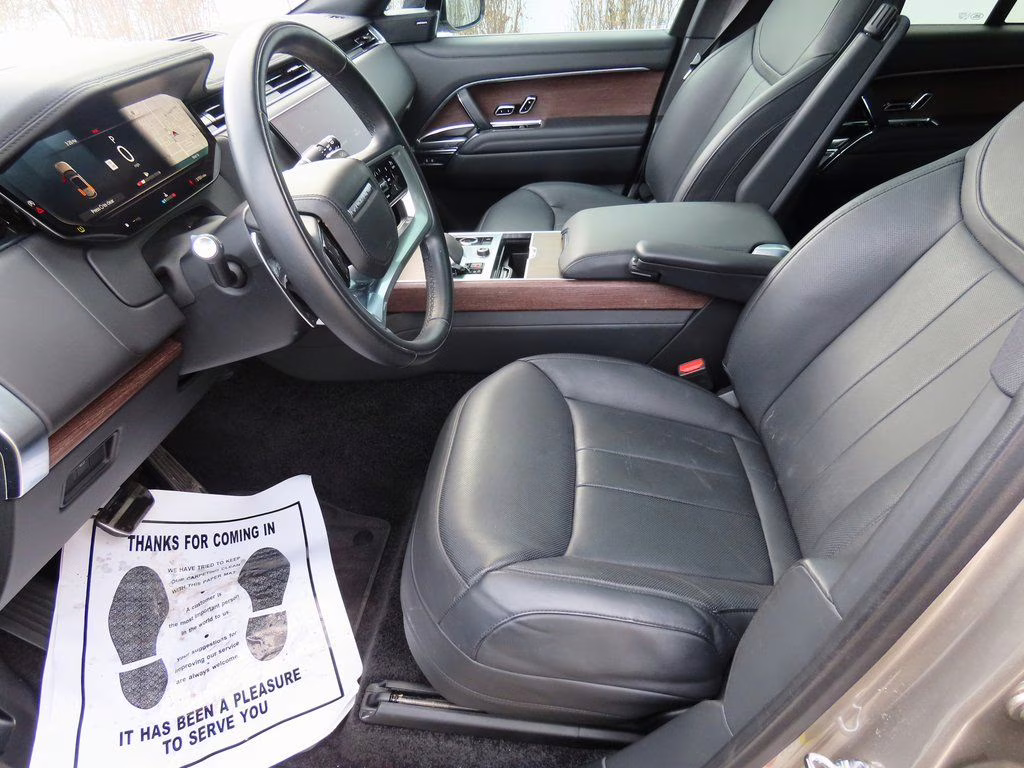 2023 Batumi Gold Premium Metallic Land Rover Range Rover SE AWD SUV