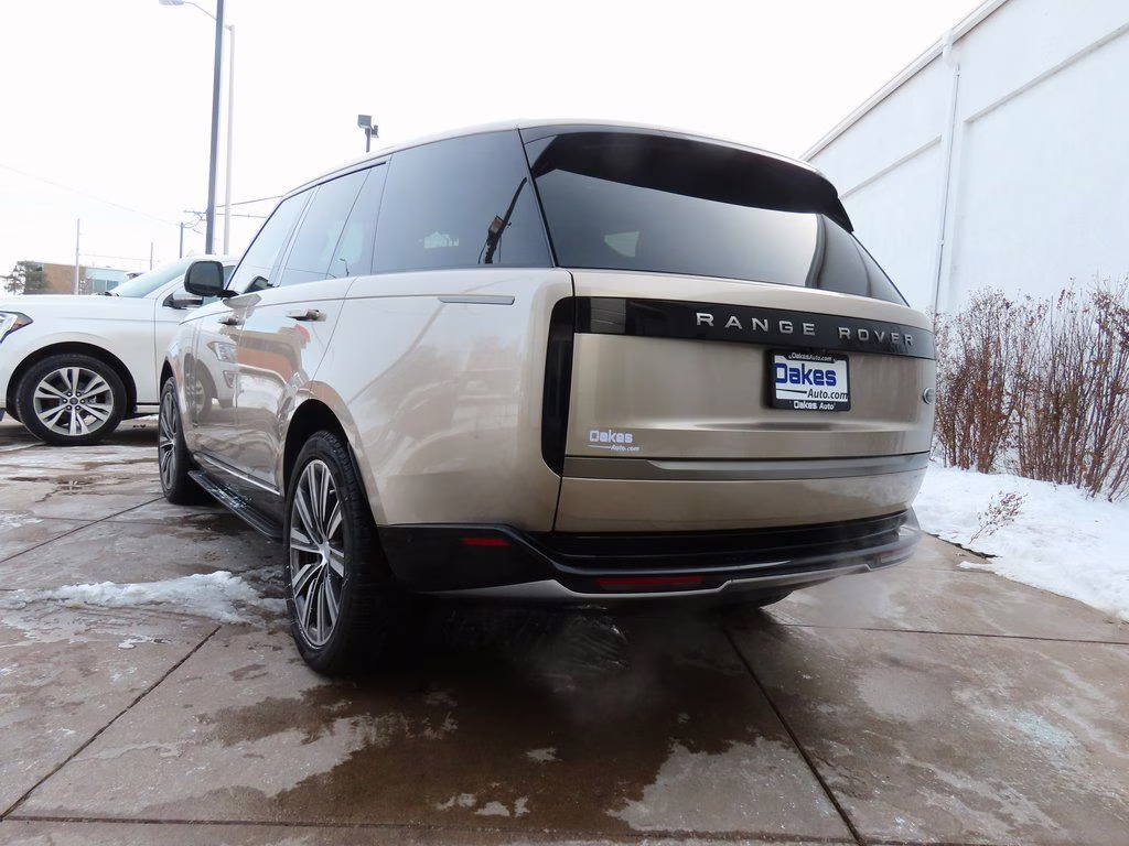 2023 Batumi Gold Premium Metallic Land Rover Range Rover SE AWD SUV