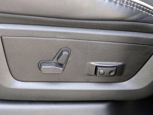 2026 Diamond Black Crystal Pearlcoat Ram 2500 Laramie 4X4 Truck