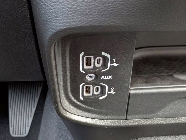 2026 Diamond Black Crystal Pearlcoat Ram 2500 Laramie 4X4 Truck