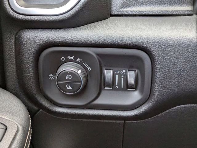 2026 Diamond Black Crystal Pearlcoat Ram 2500 Laramie 4X4 Truck