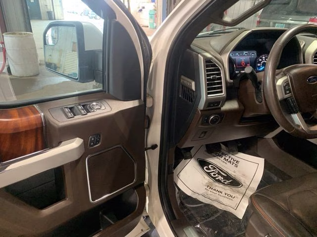 2015 White Platinum Metallic Tri-Coat Ford F-150 King Ranch 4X4 Truck