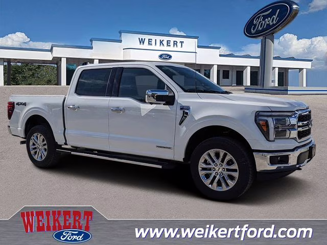 2025 Star White Metallic Tri-Coat Ford F-150 Lariat 4X4 Truck