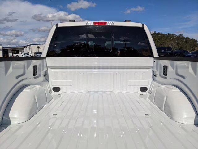 2025 Star White Metallic Tri-Coat Ford F-150 Lariat 4X4 Truck