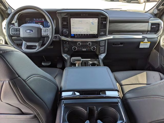 2025 Star White Metallic Tri-Coat Ford F-150 Lariat 4X4 Truck