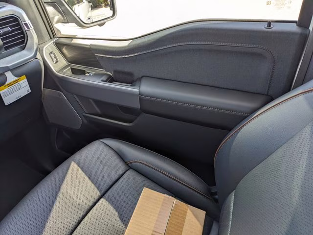 2025 Star White Metallic Tri-Coat Ford F-150 Lariat 4X4 Truck