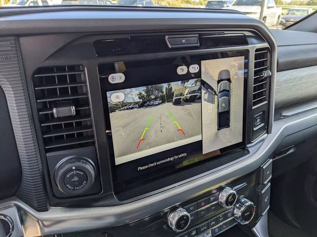 2025 Star White Metallic Tri-Coat Ford F-150 Lariat 4X4 Truck