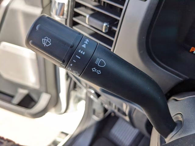 2025 Star White Metallic Tri-Coat Ford F-150 Lariat 4X4 Truck