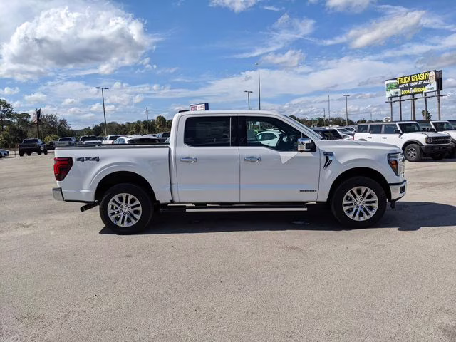 2025 Star White Metallic Tri-Coat Ford F-150 Lariat 4X4 Truck