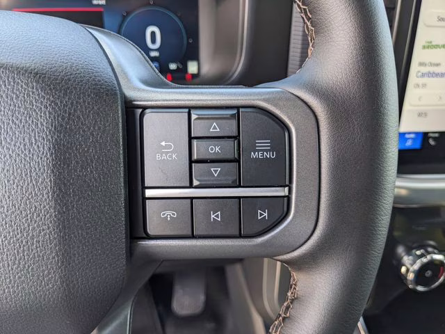 2025 Star White Metallic Tri-Coat Ford F-150 Lariat 4X4 Truck