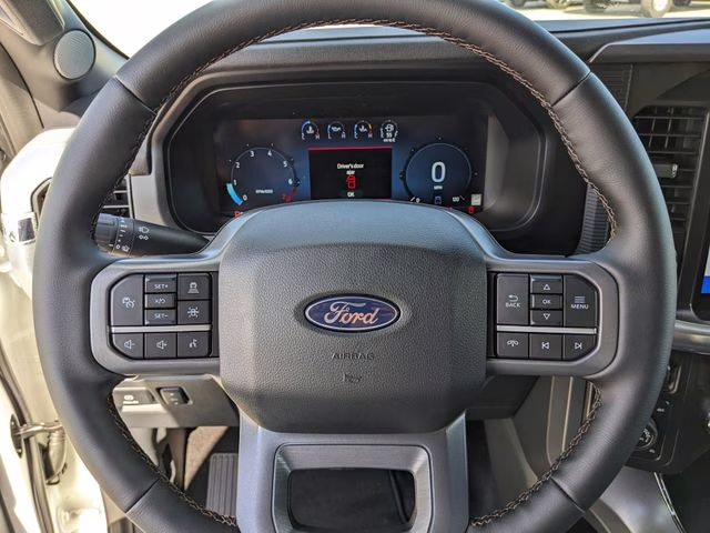 2025 Star White Metallic Tri-Coat Ford F-150 Lariat 4X4 Truck