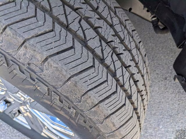 2025 Star White Metallic Tri-Coat Ford F-150 Lariat 4X4 Truck