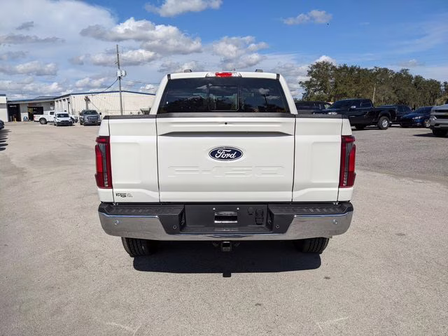 2025 Star White Metallic Tri-Coat Ford F-150 Lariat 4X4 Truck