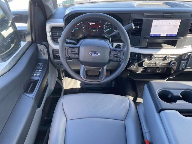 2026 Oxford White Ford Super Duty F-250 SRW XL 4X4 Truck