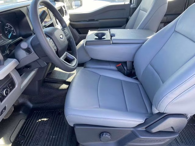 2026 Oxford White Ford Super Duty F-250 SRW XL 4X4 Truck