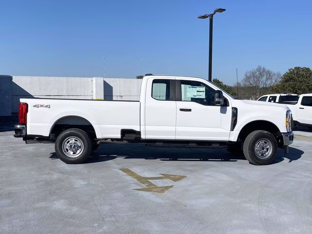 2026 Oxford White Ford Super Duty F-250 SRW XL 4X4 Truck