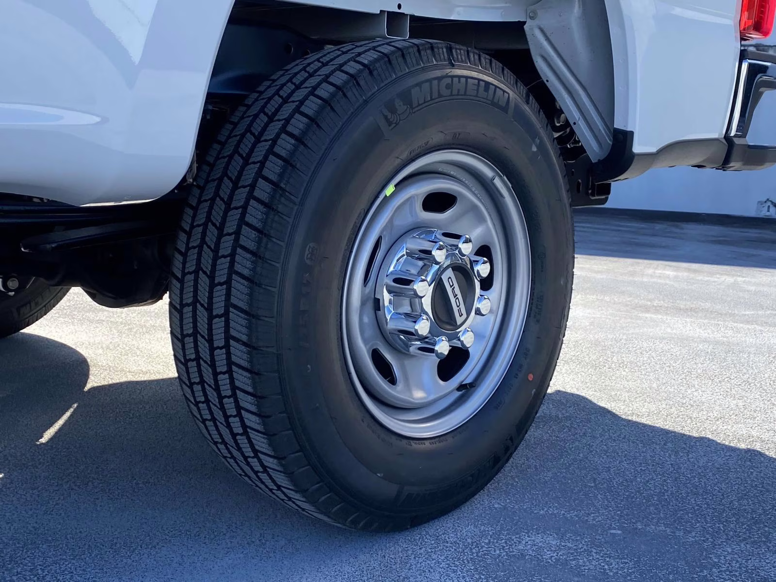 2026 Oxford White Ford Super Duty F-250 SRW XL 4X4 Truck