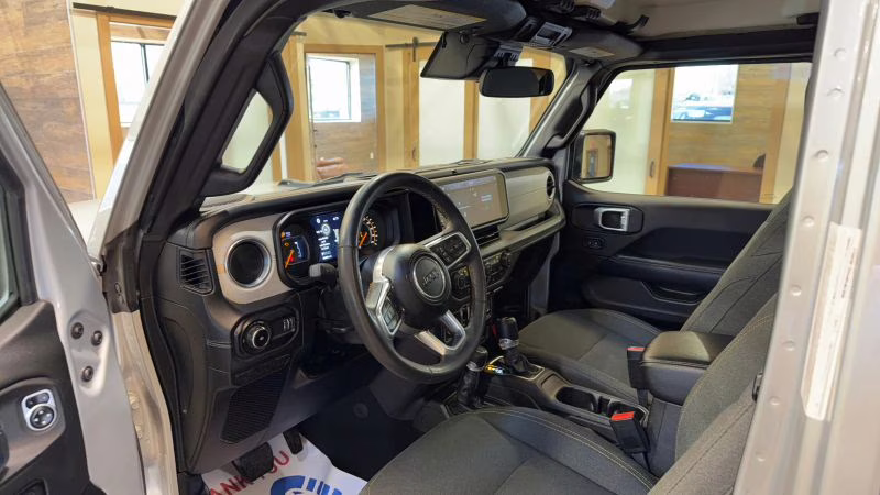 2024 Silver Jeep Wrangler 4 Door Sahara Sport Utility 4D 4X4