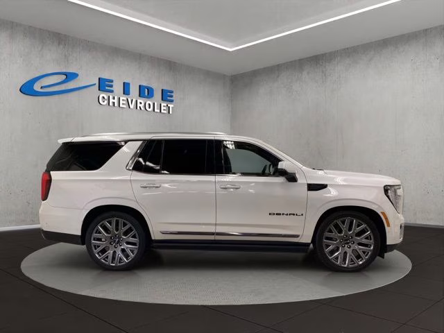 2025 White Frost Tricoat GMC Yukon Denali Ultimate 4X4 SUV