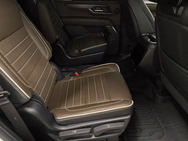 2025 White Frost Tricoat GMC Yukon Denali Ultimate 4X4 SUV