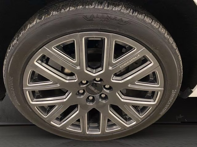 2025 White Frost Tricoat GMC Yukon Denali Ultimate 4X4 SUV