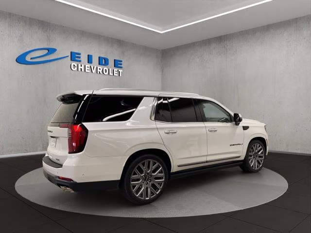 2025 White Frost Tricoat GMC Yukon Denali Ultimate 4X4 SUV