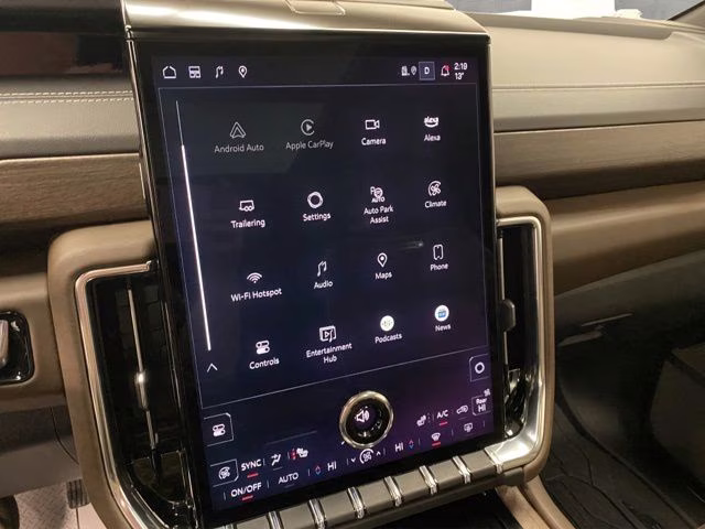 2025 White Frost Tricoat GMC Yukon Denali Ultimate 4X4 SUV