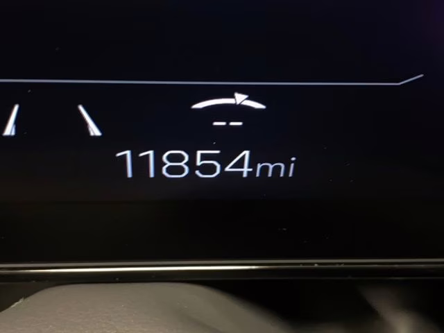 2025 White Frost Tricoat GMC Yukon Denali Ultimate 4X4 SUV