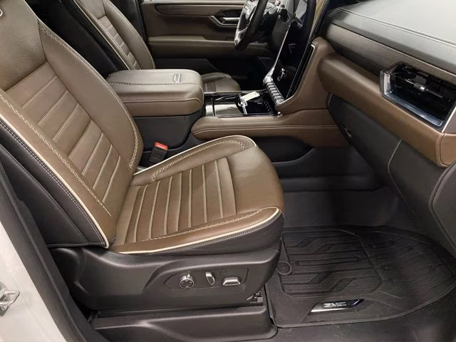 2025 White Frost Tricoat GMC Yukon Denali Ultimate 4X4 SUV