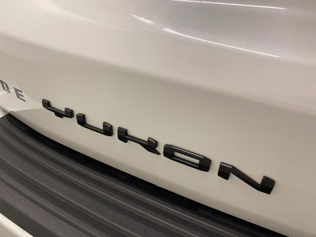 2025 White Frost Tricoat GMC Yukon Denali Ultimate 4X4 SUV