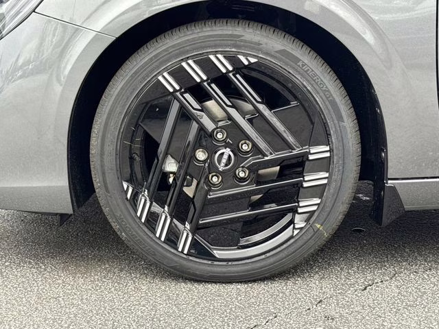 2026 Gun Metallic Nissan Sentra SR FWD Sedan