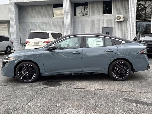 2026 Atlantic Gray/Super Black Nissan Sentra SR FWD Sedan