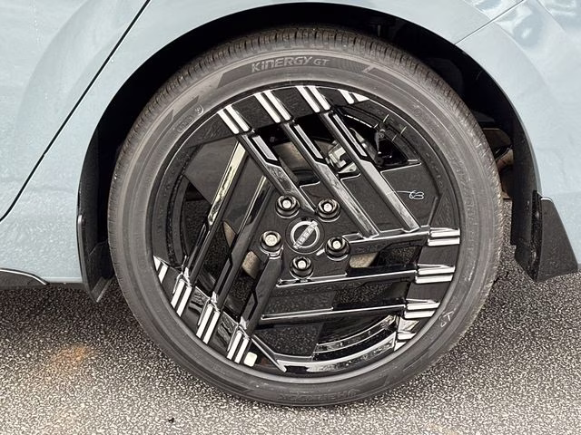 2026 Atlantic Gray/Super Black Nissan Sentra SR FWD Sedan