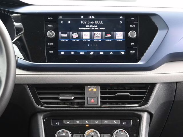 2024 White Volkswagen Taos 1.5T SE FWD SUV