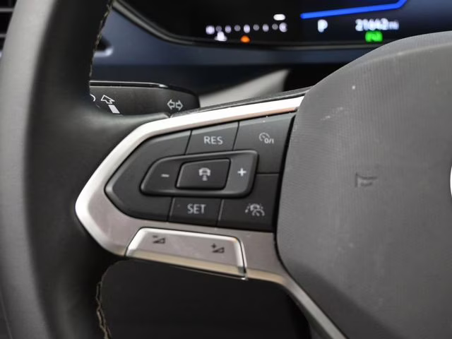 2024 White Volkswagen Taos 1.5T SE FWD SUV