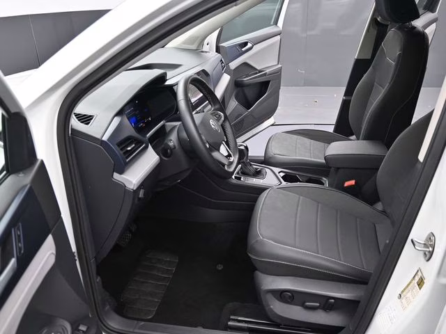 2024 White Volkswagen Taos 1.5T SE FWD SUV