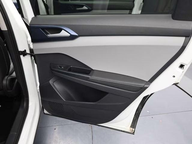 2024 White Volkswagen Taos 1.5T SE FWD SUV