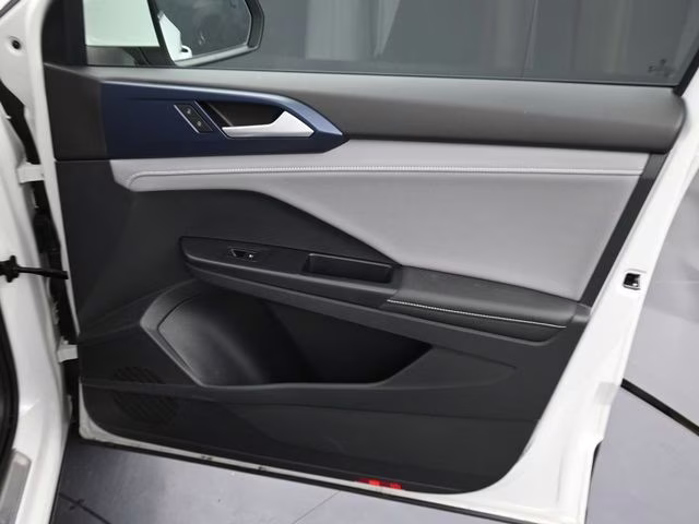 2024 White Volkswagen Taos 1.5T SE FWD SUV