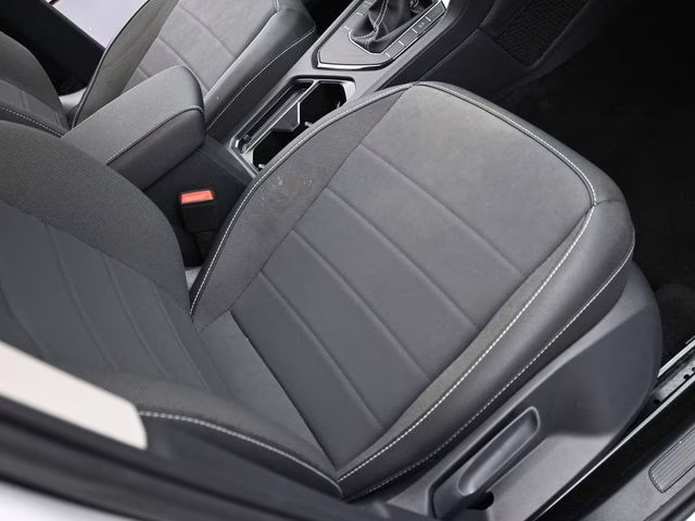 2024 White Volkswagen Taos 1.5T SE FWD SUV